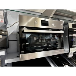 Four micro-ondes AEG